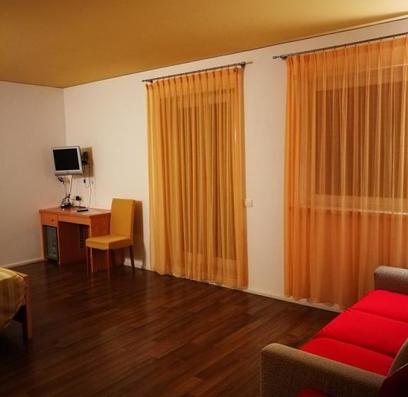 בית מלון כפרי Capri