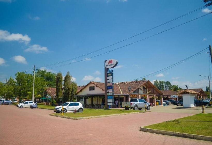 هتل Llanogrande Airport