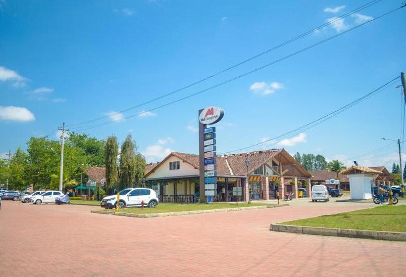 هتل Llanogrande Airport