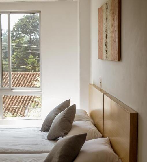 هتل Llanogrande Airport