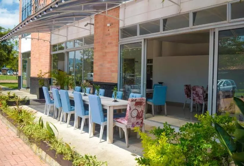 Hotelli Llanogrande Airport