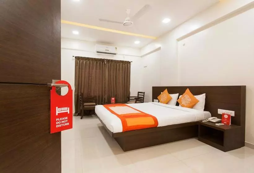 Oyo 10352 Hotel Vishwas