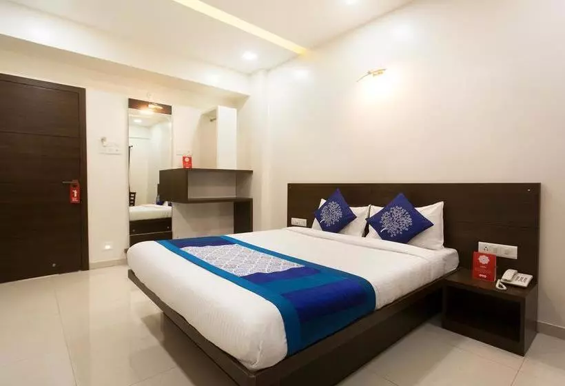Oyo 10352 Hotel Vishwas
