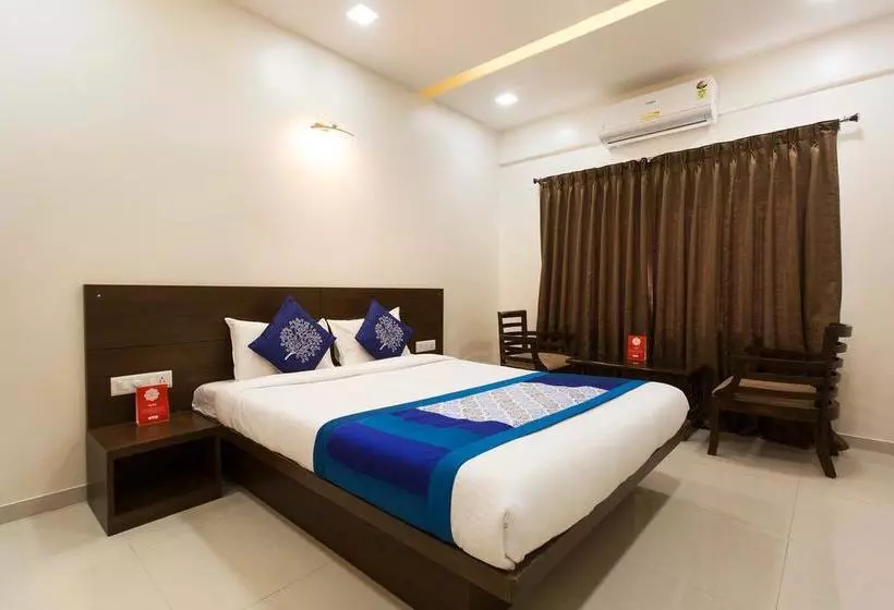 Oyo 10352 Hotel Vishwas