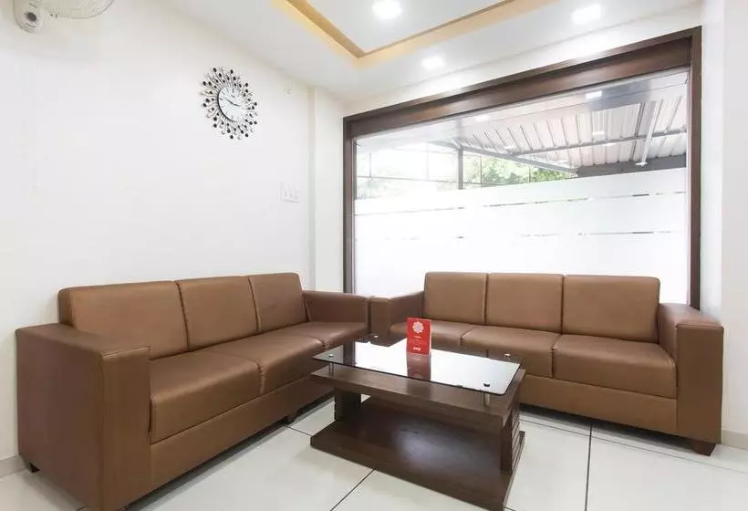Oyo 10352 Hotel Vishwas