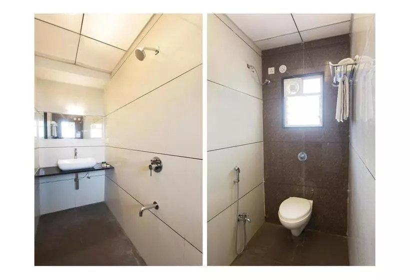 Oyo 10352 Hotel Vishwas