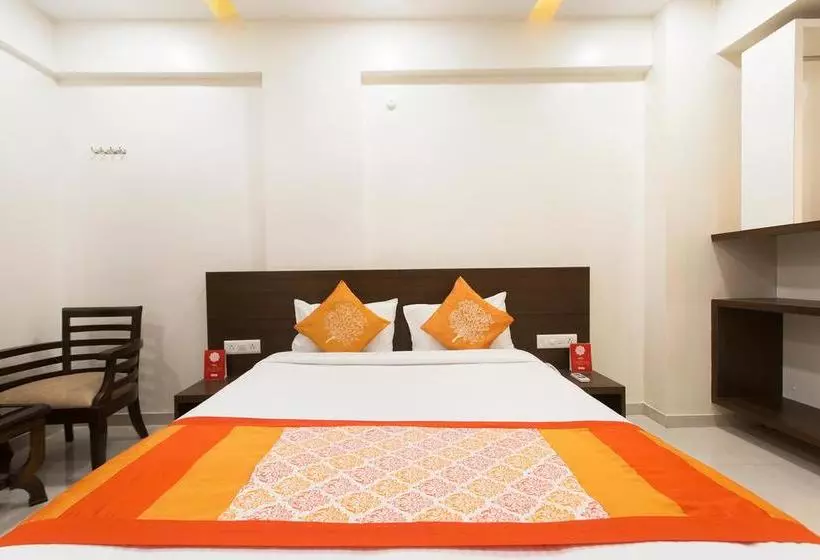 Oyo 10352 Hotel Vishwas
