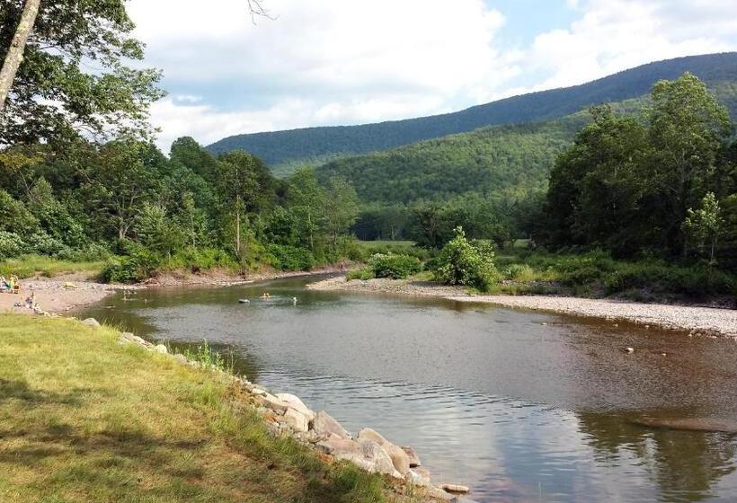 אתר נופש Xenia Lodge