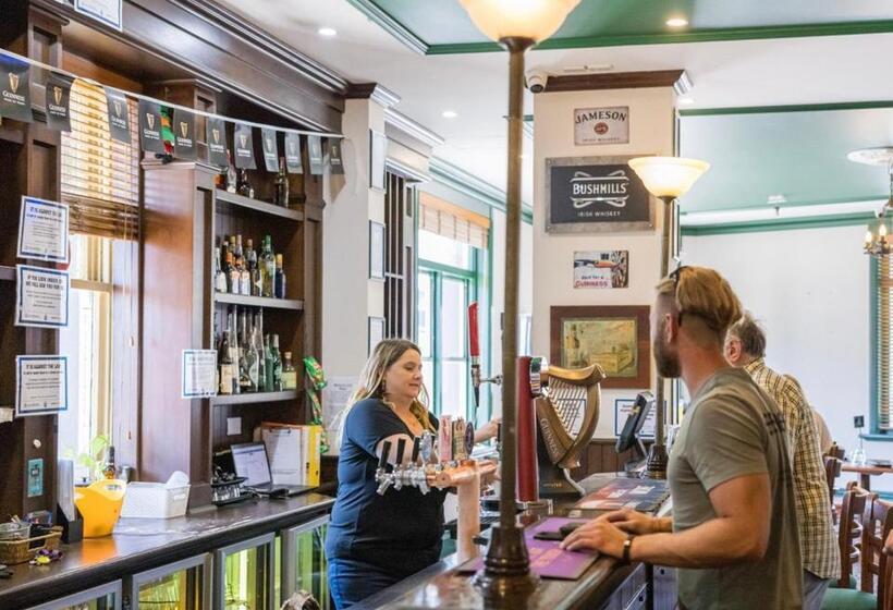 호텔 The Beaconsfield