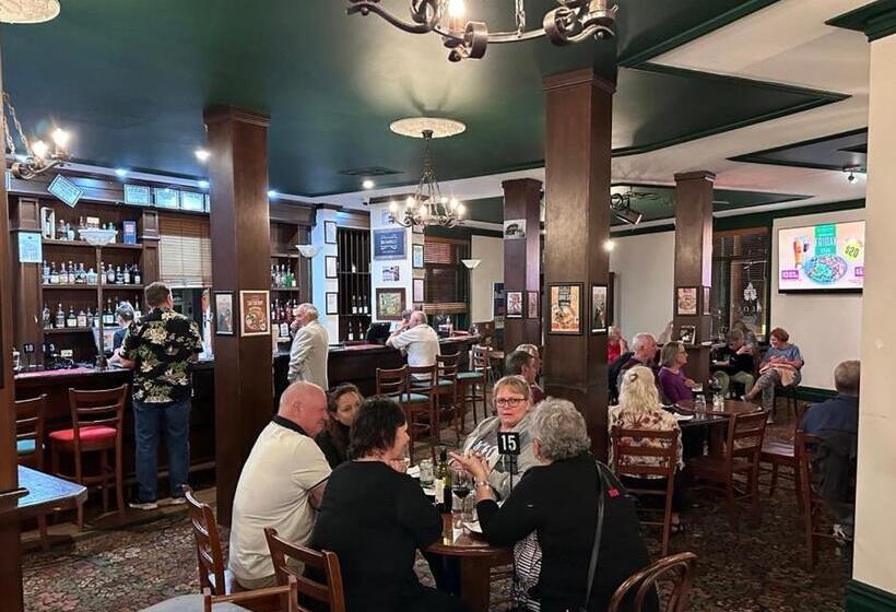 호텔 The Beaconsfield