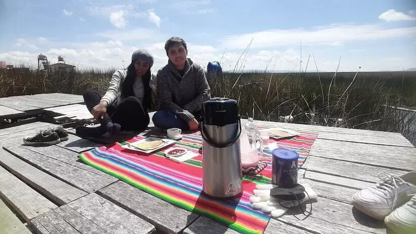 ホテル Uros Lake Titicaca Lodge