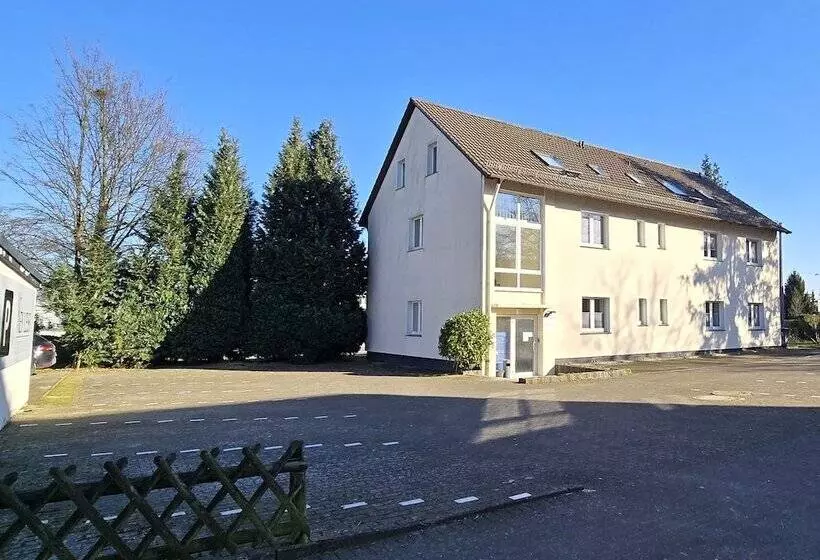 Keyless Boardinghouse