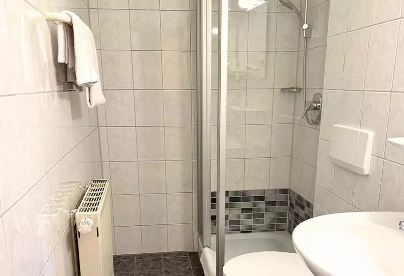 Keyless Boardinghouse