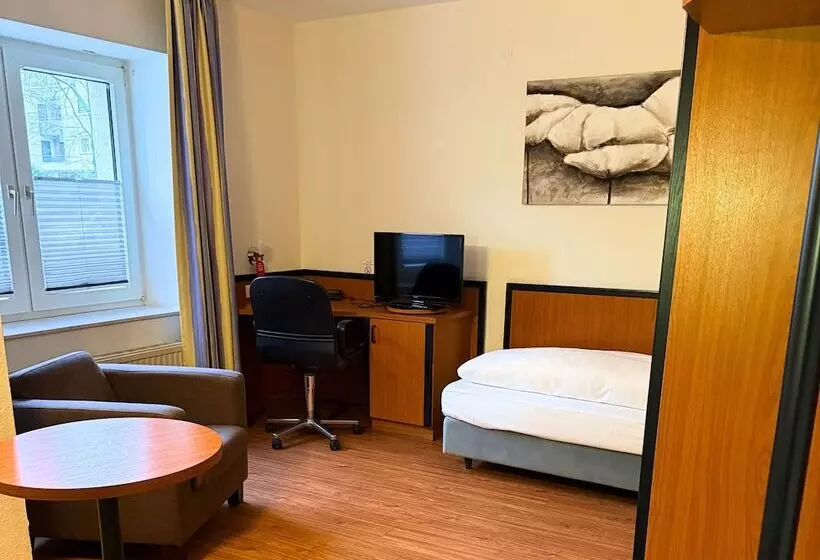 Keyless Boardinghouse