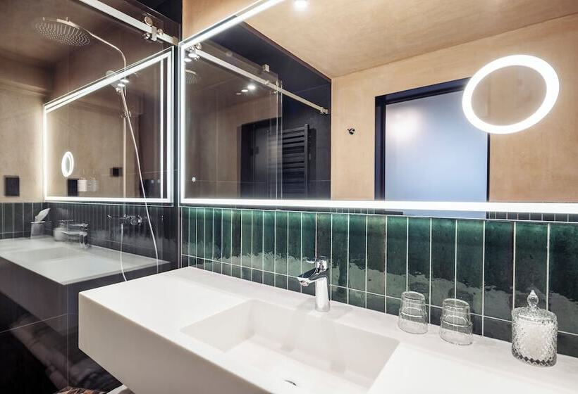 Nomadic Urban Premium Suites