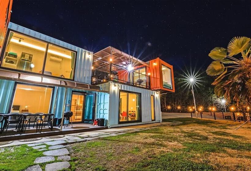 Goseong Bluebeach Pension&glamping