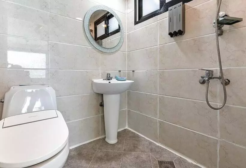 Goseong Bluebeach Pension&glamping