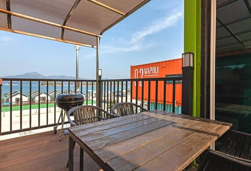 Goseong Bluebeach Pension&glamping
