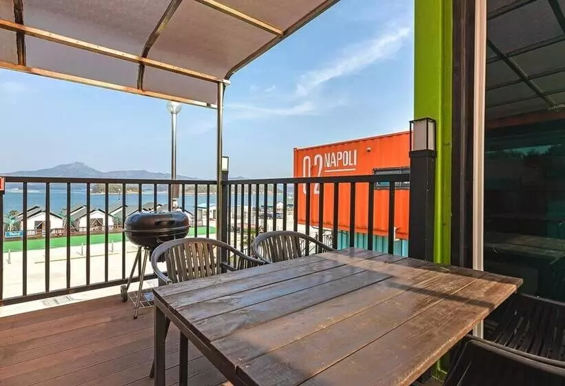 Goseong Bluebeach Pension&glamping