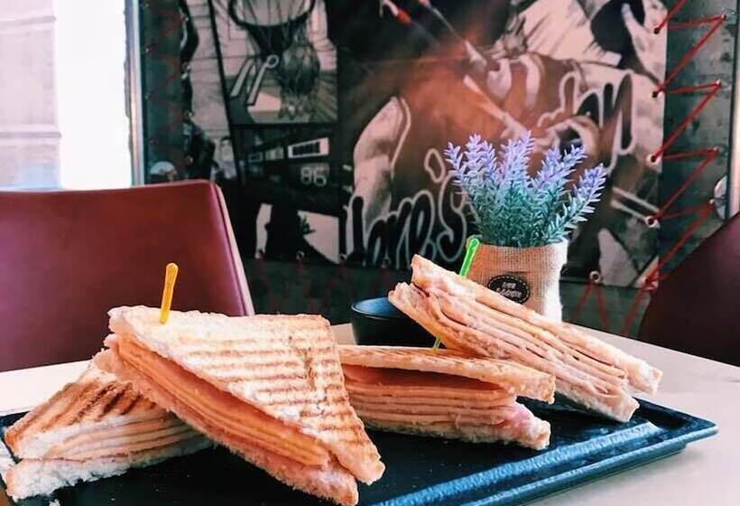 هاستل Astra Palace