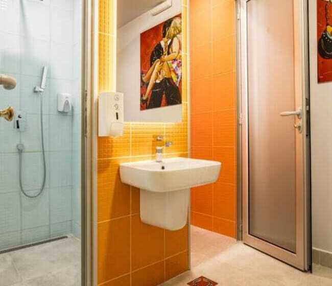 هاستل Astra Palace