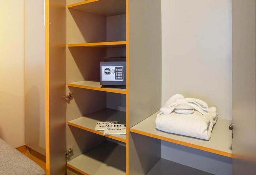 هاستل Astra Palace