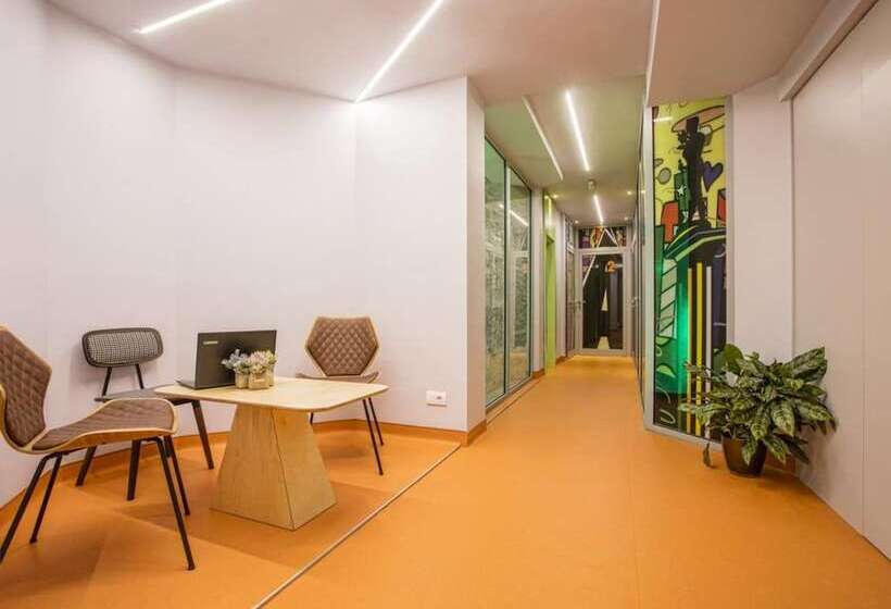 هاستل Astra Palace