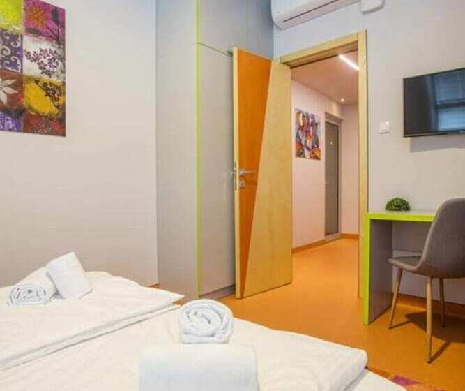 هاستل Astra Palace