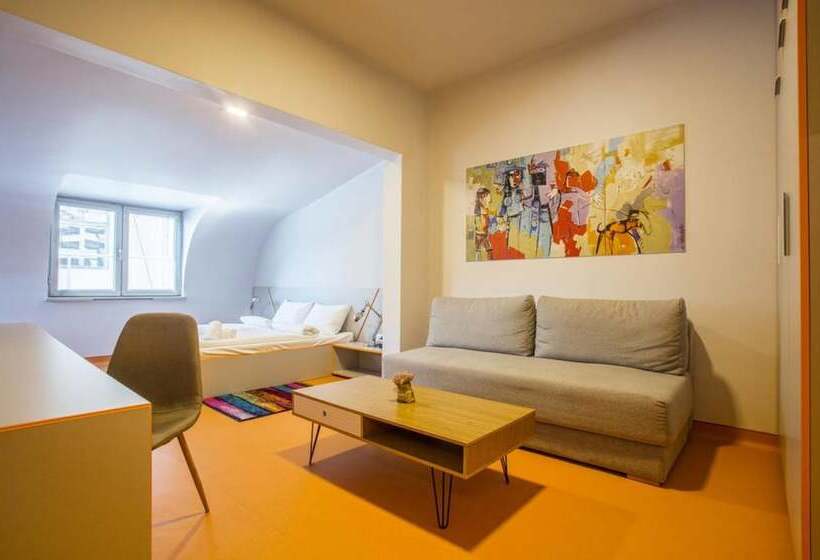 هاستل Astra Palace