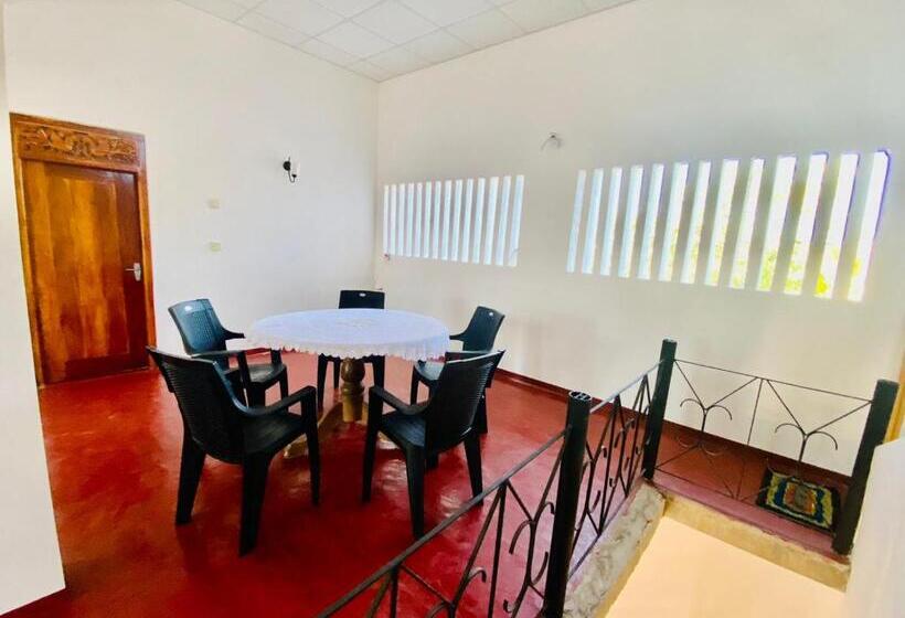 Hamba Hostel For Safari