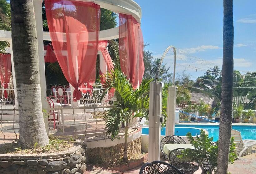 هتل Club Tropical De Los Santos