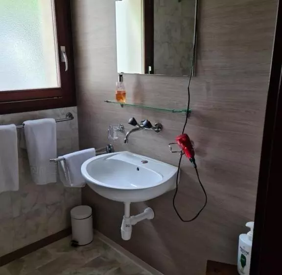 ホテル Gasthaus Platten