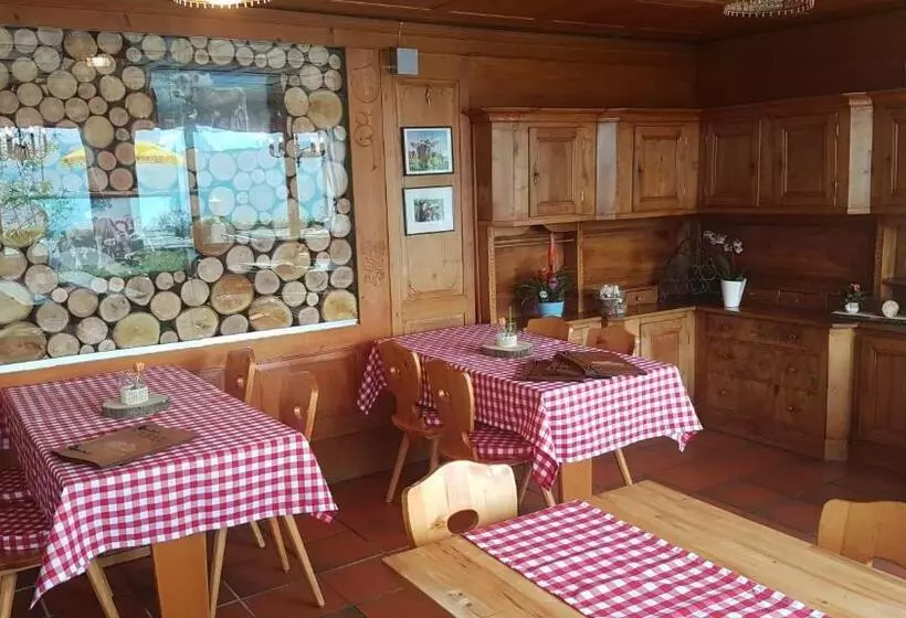 ホテル Gasthaus Platten