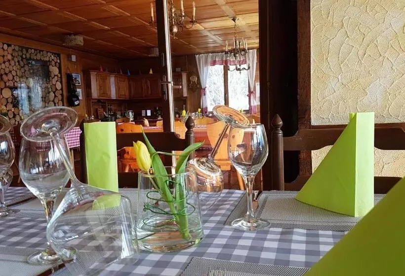 ホテル Gasthaus Platten