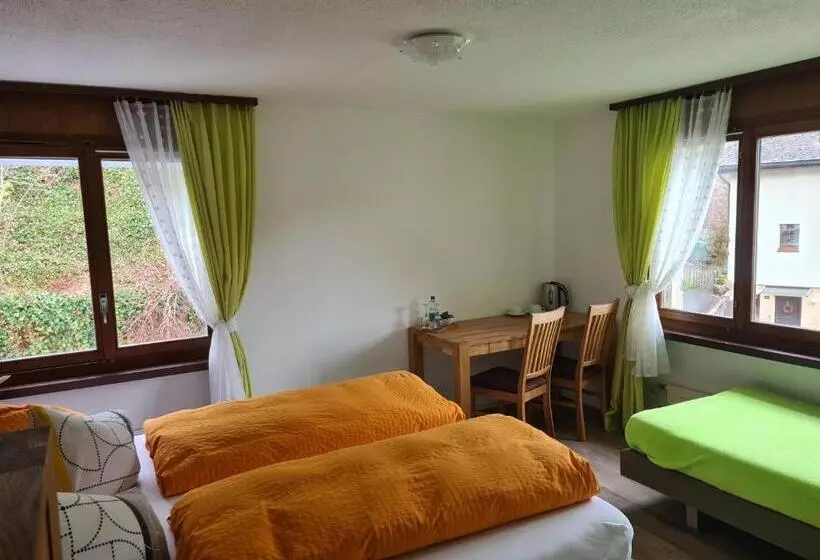 ホテル Gasthaus Platten