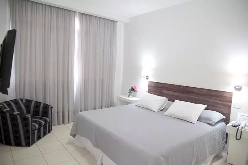 Hotelli Jales Center