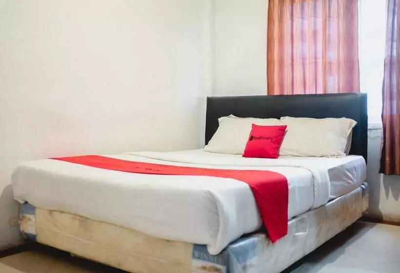 ホテル Reddoorz Plus Near Palembang Indah Mall