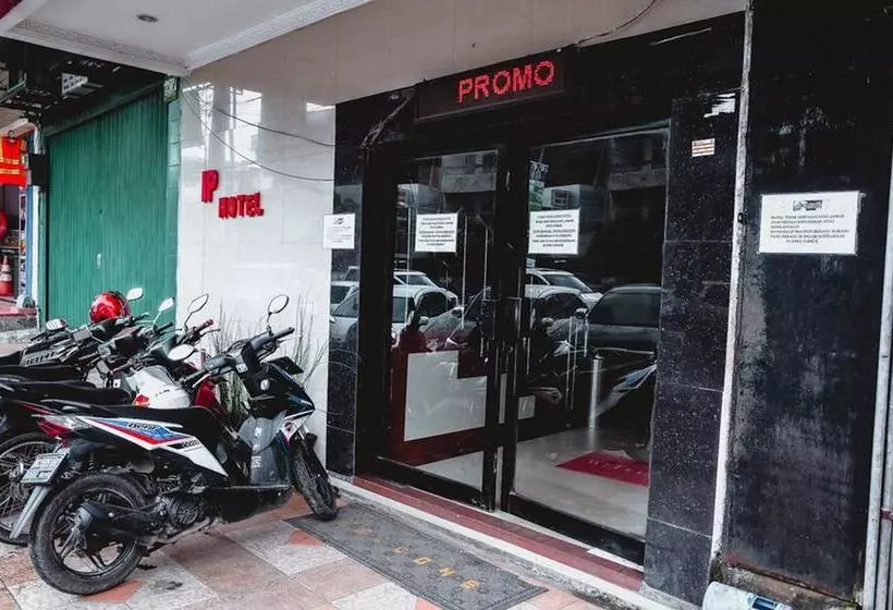ホテル Reddoorz Plus Near Palembang Indah Mall