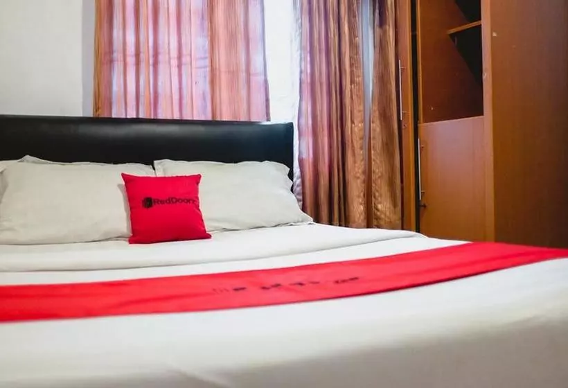 ホテル Reddoorz Plus Near Palembang Indah Mall