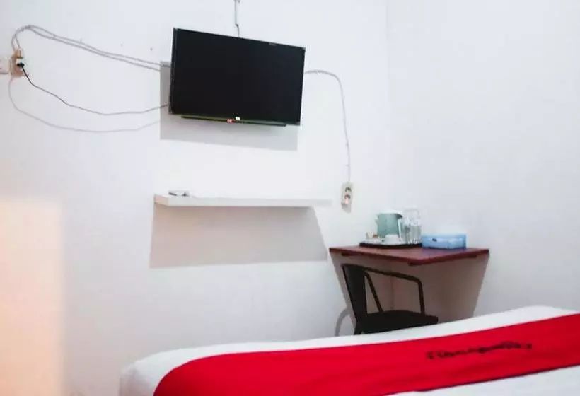 ホテル Reddoorz Plus Near Palembang Indah Mall