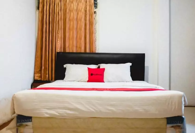 ホテル Reddoorz Plus Near Palembang Indah Mall