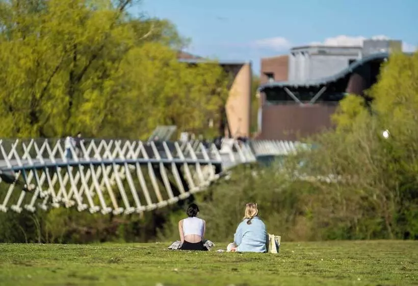 Hotelli The Quigley Residence