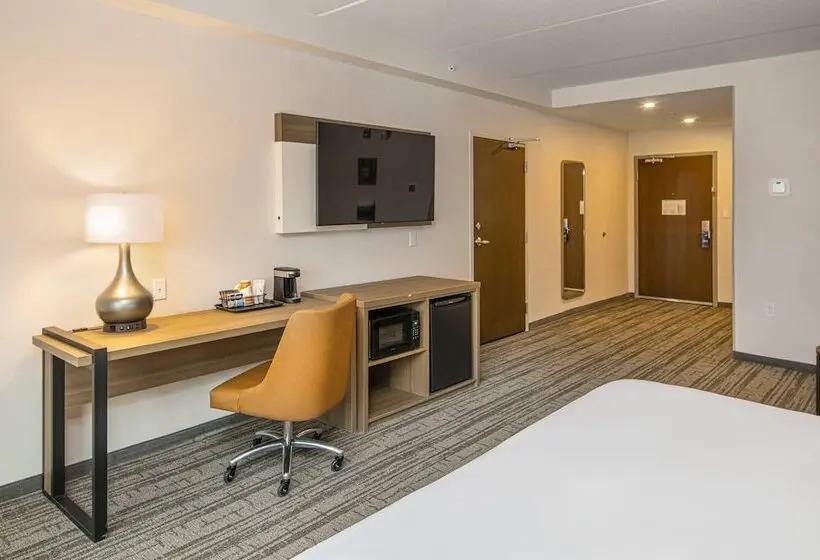 ホテル Comfort Inn & Suites Bradford