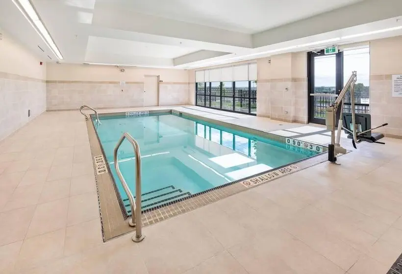 ホテル Comfort Inn & Suites Bradford