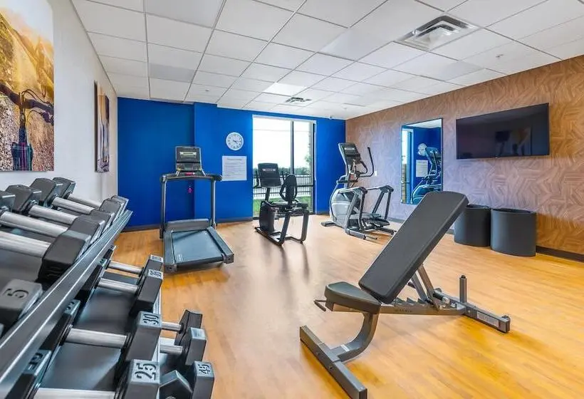 ホテル Comfort Inn & Suites Bradford