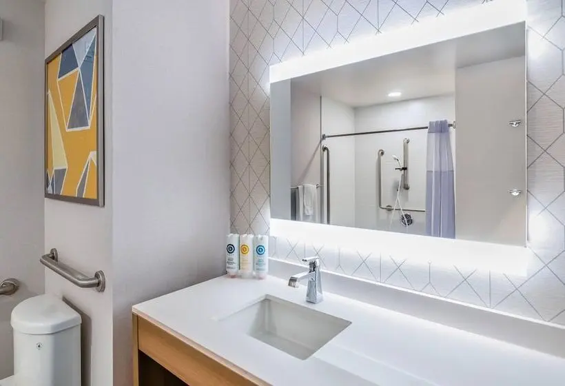 ホテル Comfort Inn & Suites Bradford