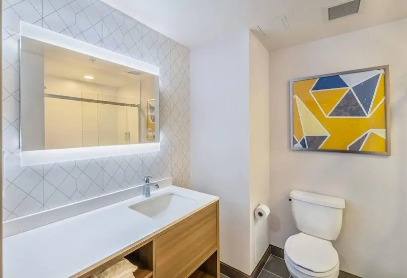 ホテル Comfort Inn & Suites Bradford