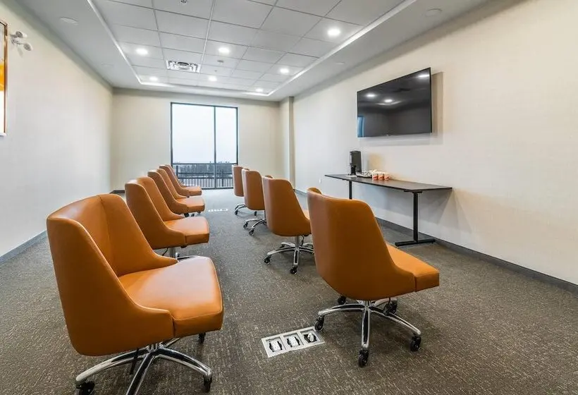 ホテル Comfort Inn & Suites Bradford