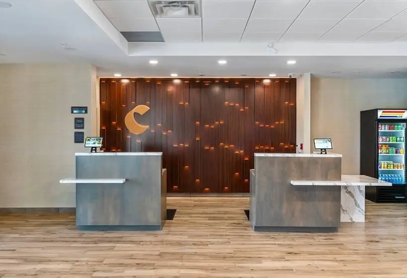 ホテル Comfort Inn & Suites Bradford