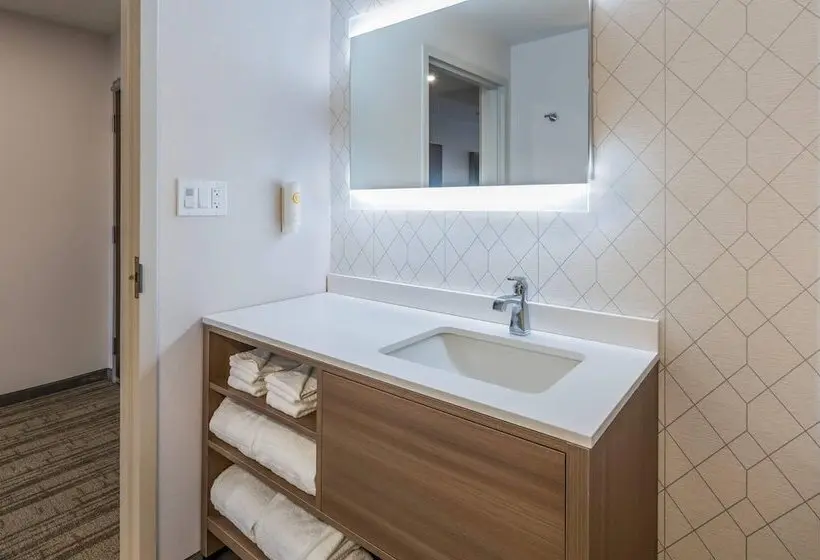 ホテル Comfort Inn & Suites Bradford